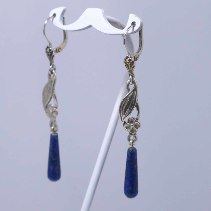 Art nouveau earrings with lapis lazuli pampels