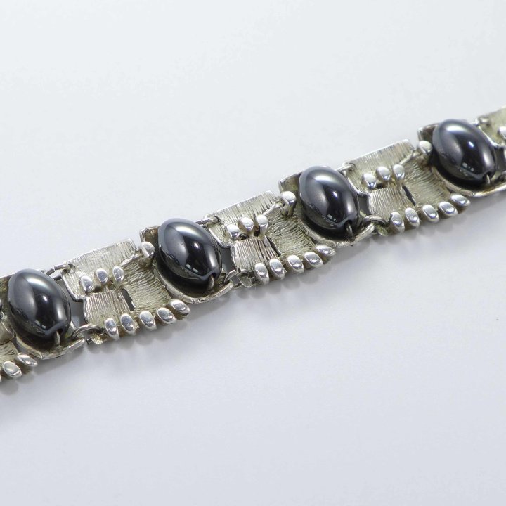 Brutalist silver bracelet with hematite