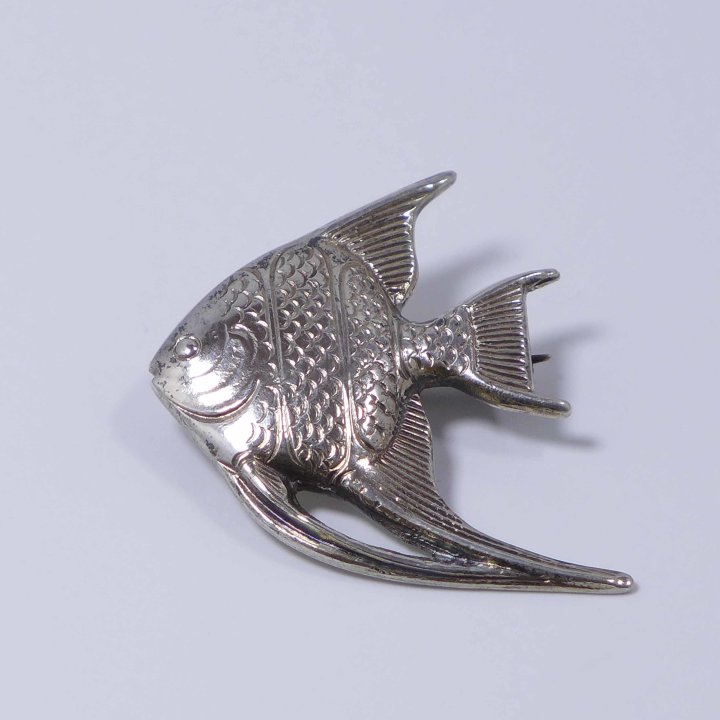 Christian Rasmussen - Silver brooch tropical fish