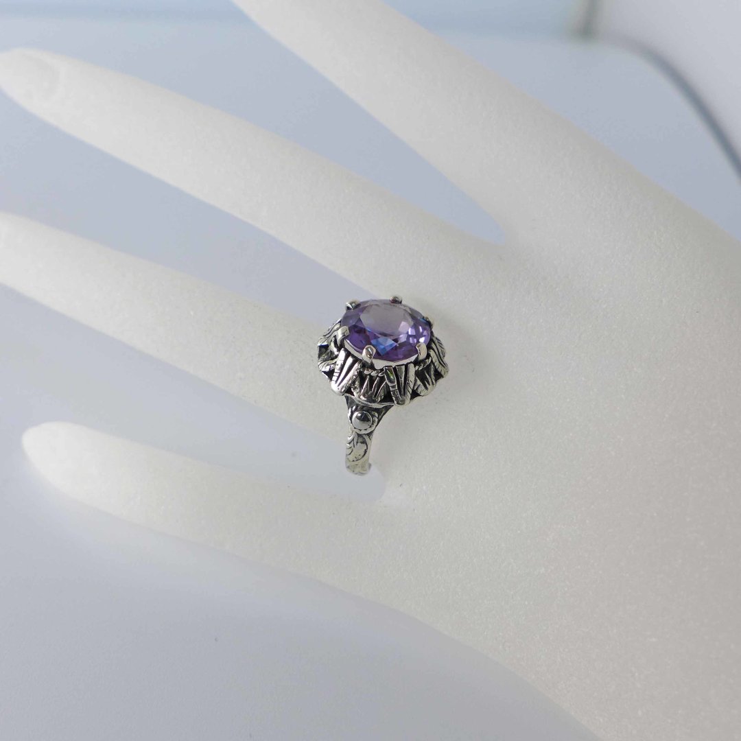 Silver ring with alexandrite stone