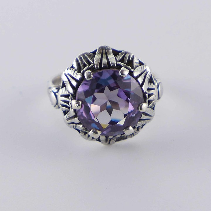 Silver ring with alexandrite stone