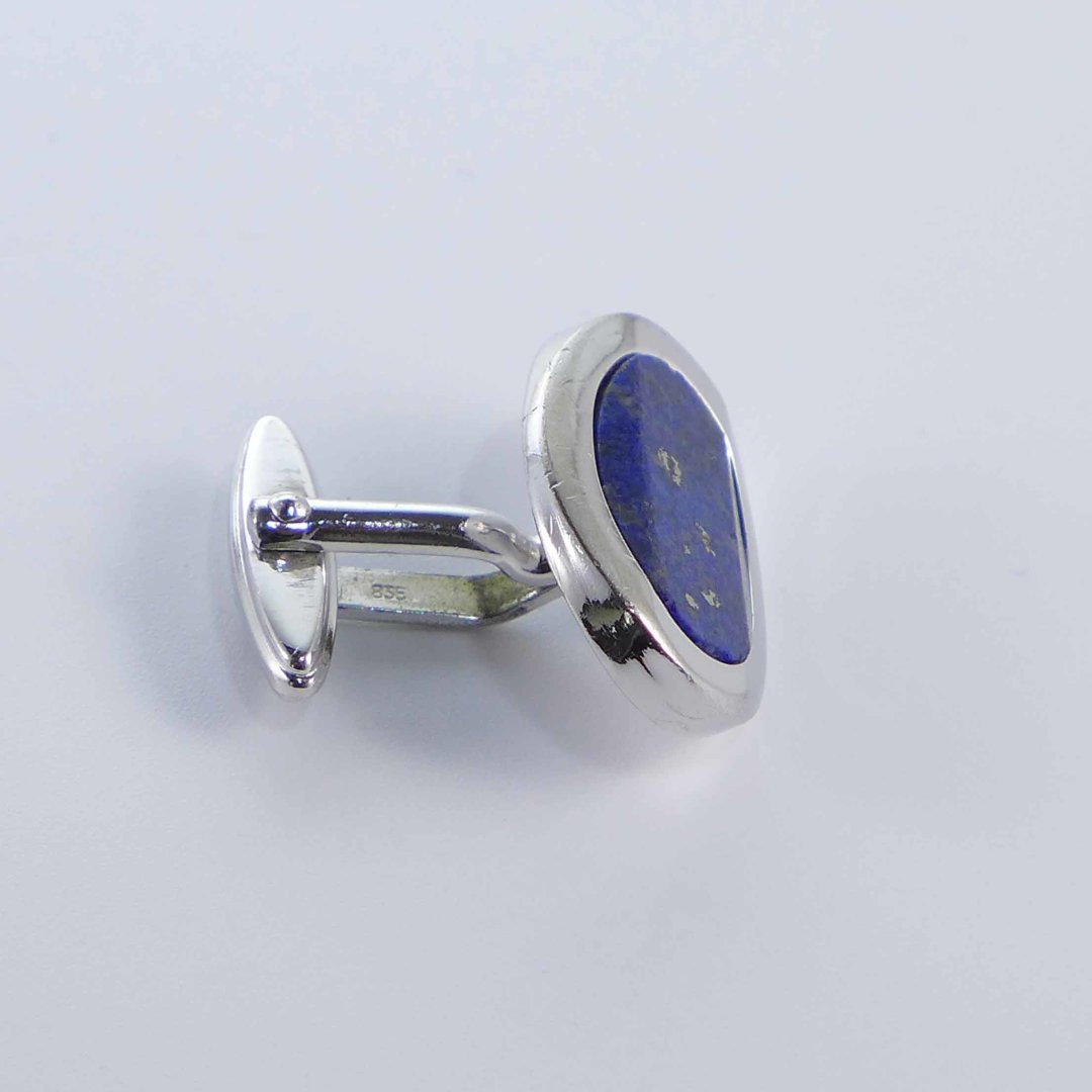 Oval cufflinks with lapis lazuli
