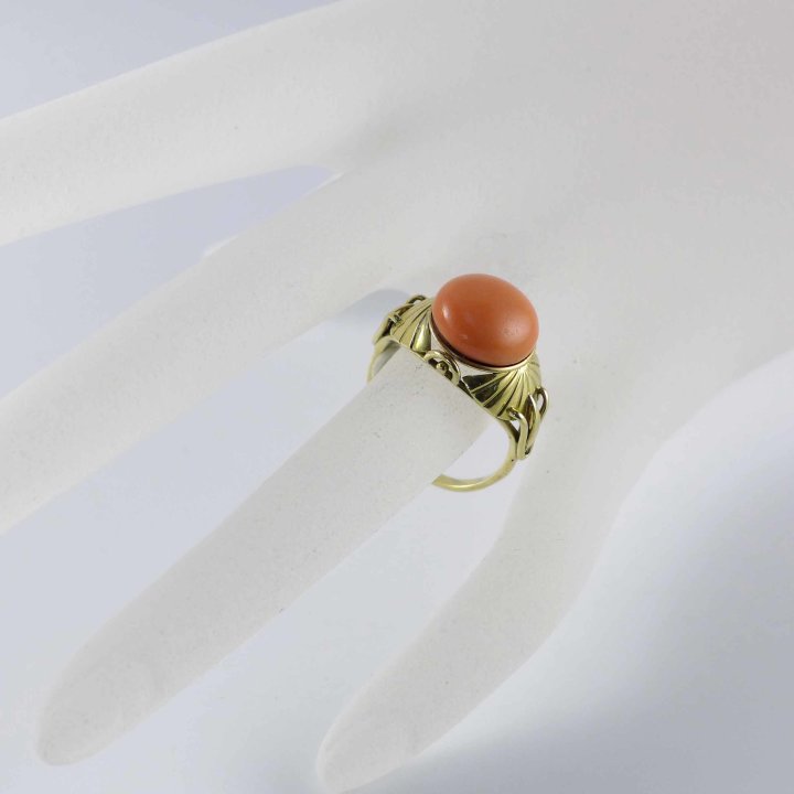Art Deco gold ring with large coral