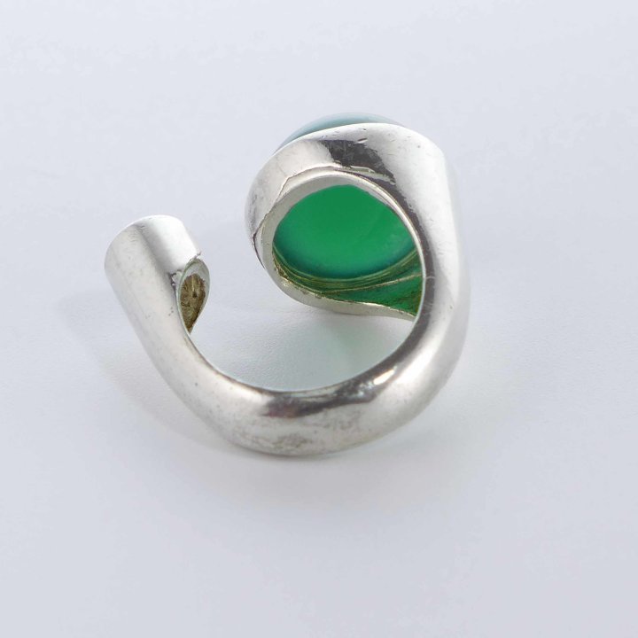 1970s design ring with green agate