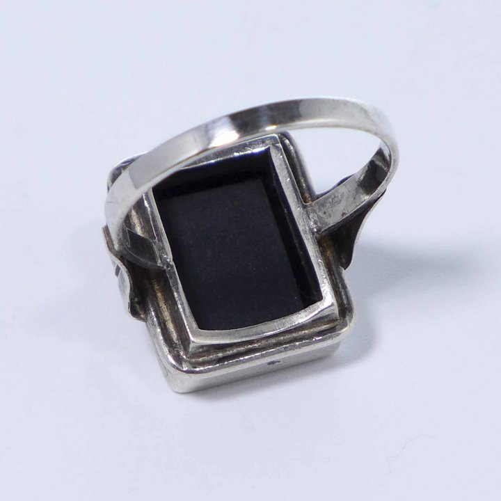 Onyx ring from the 1920s