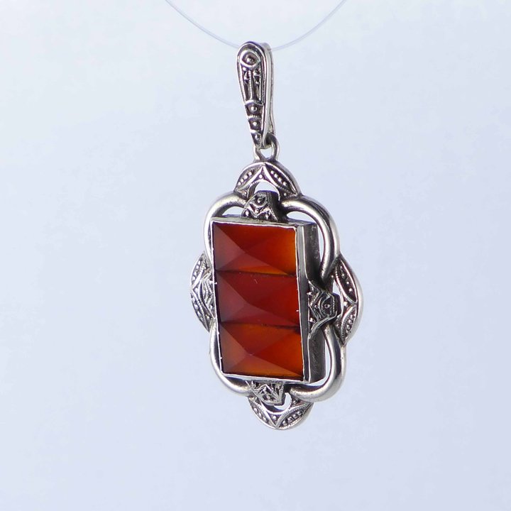 Art Deco pendant with carnelian