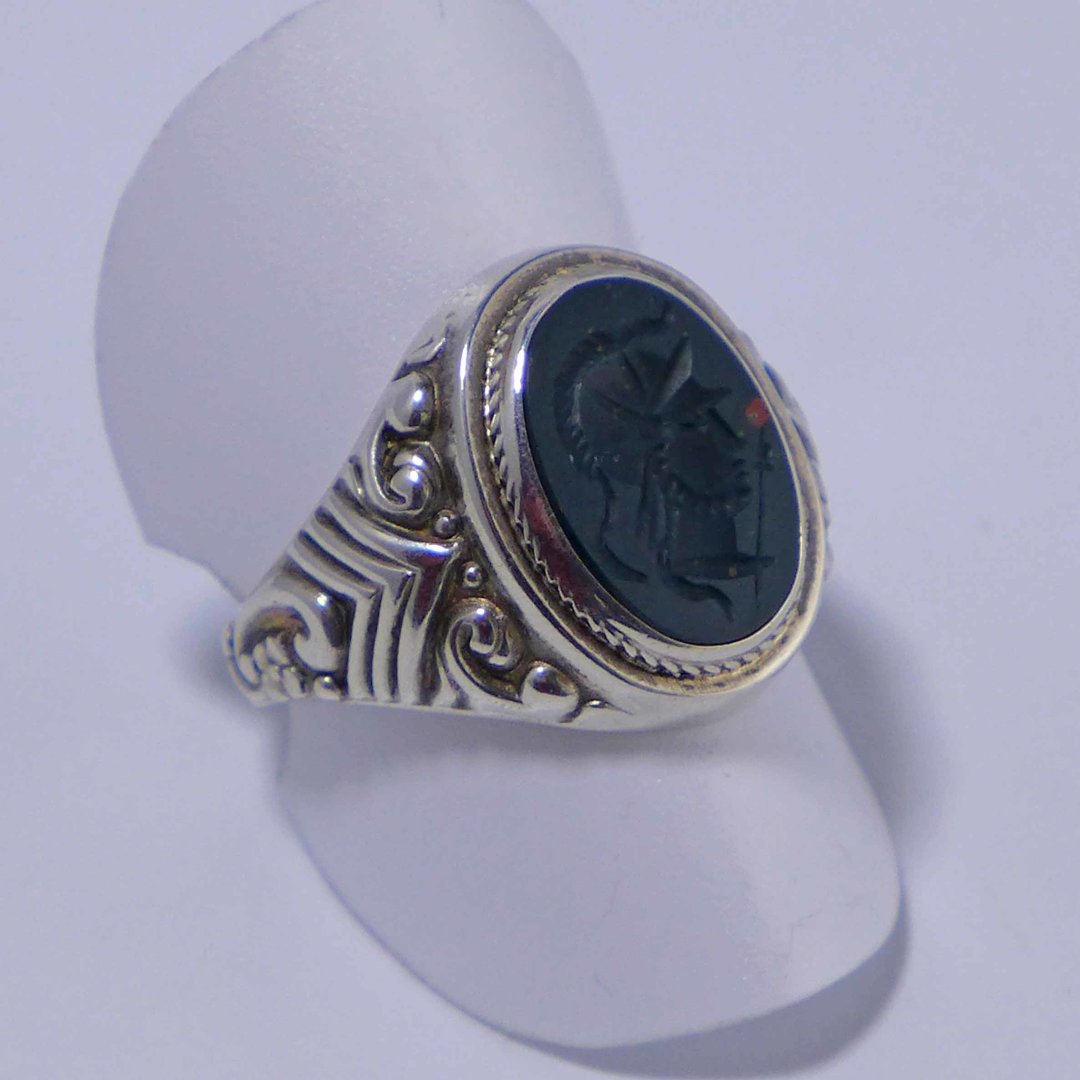 Signet ring in jasper with knights head