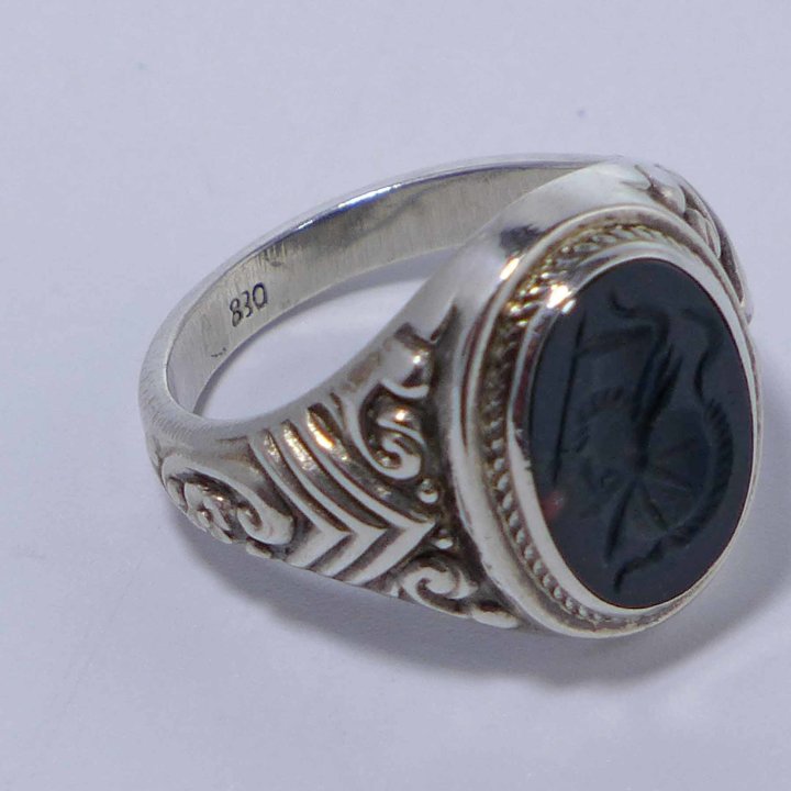 Signet ring in jasper with knights head