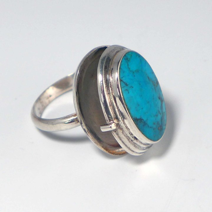 Poison ring with turquoise