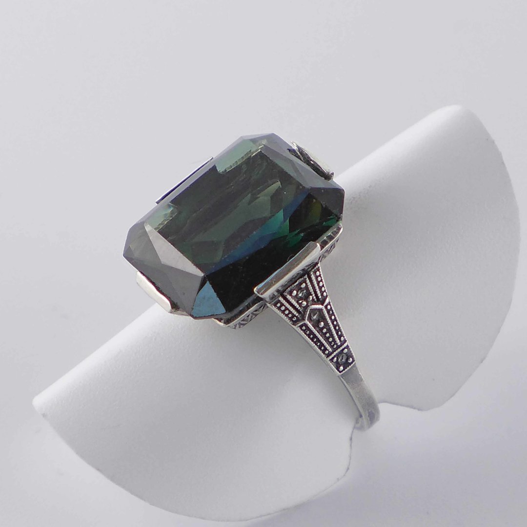 Art Deco ring with bottle green stone