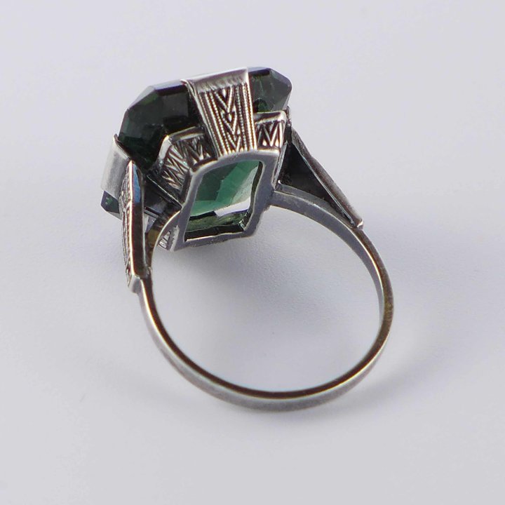 Art Deco ring with bottle green stone