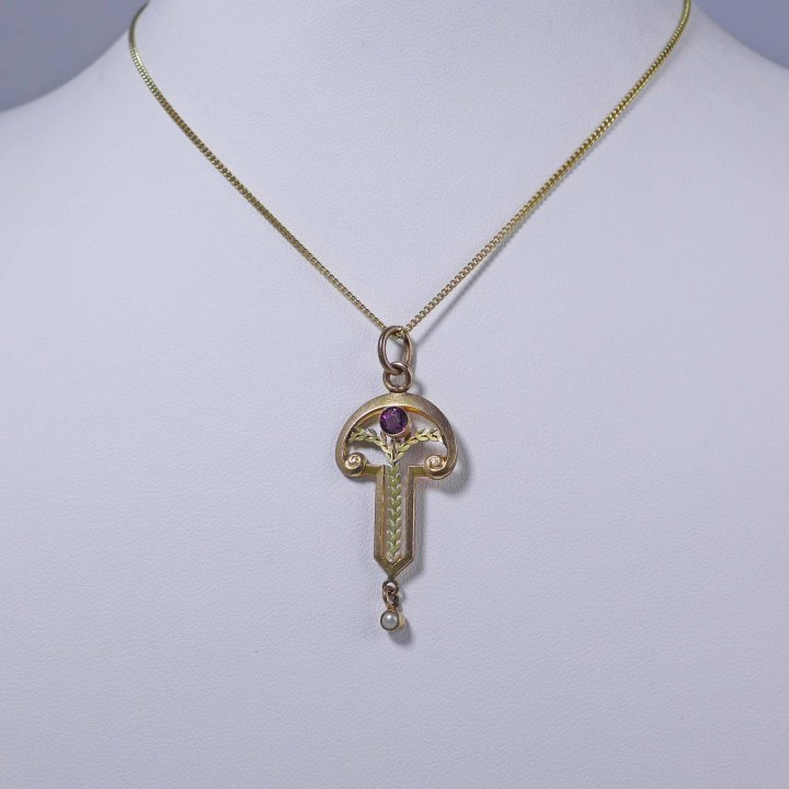 Art nouveau pendant with leaf garland in gold doublé