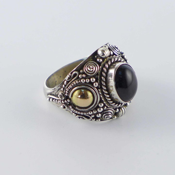 Handmade ring with onyx