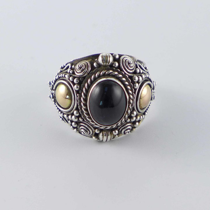Handmade ring with onyx