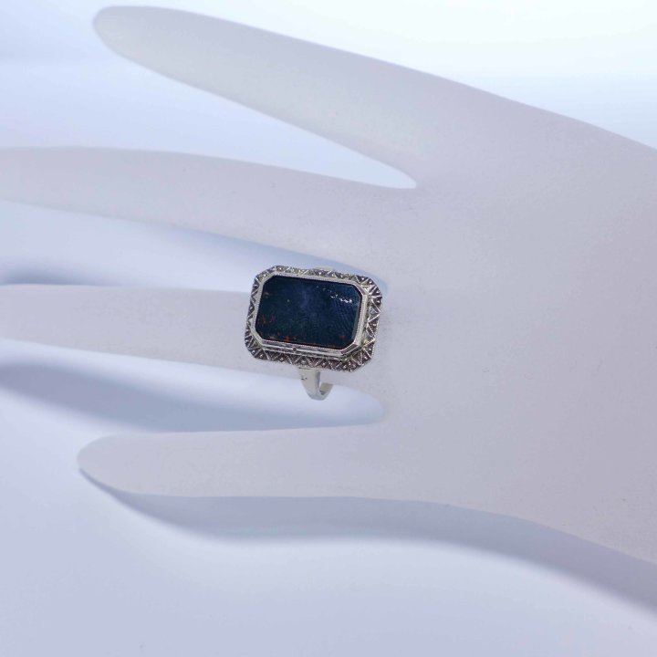 Art Deco ring with jasper