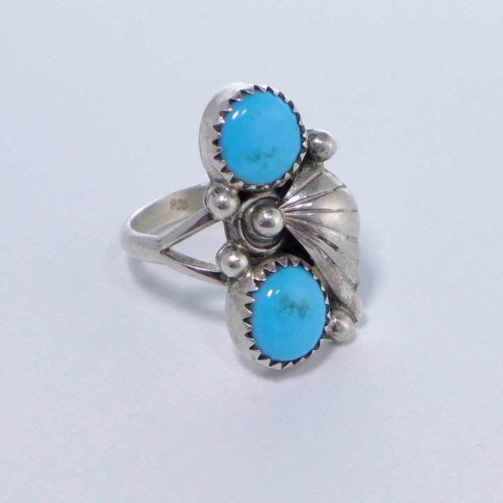 North American Indian ring with turquoises