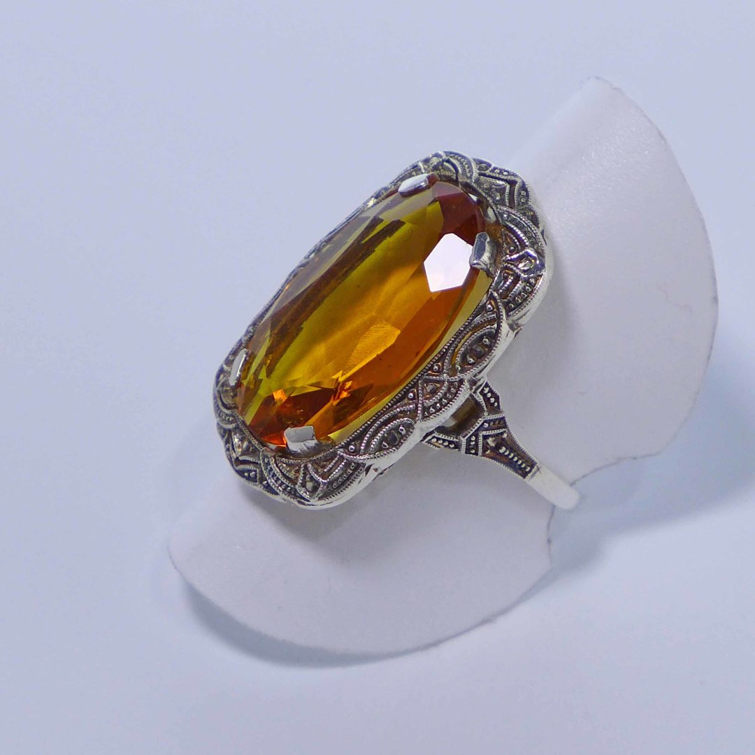 Silver ring with citrine crystal glass