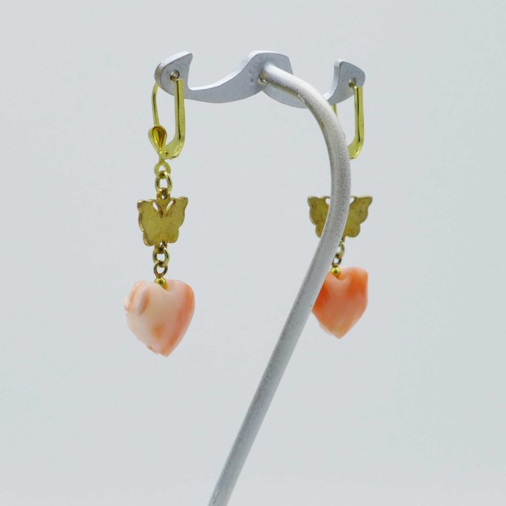 Earrings with engraved coral hearts and enamel butterflies