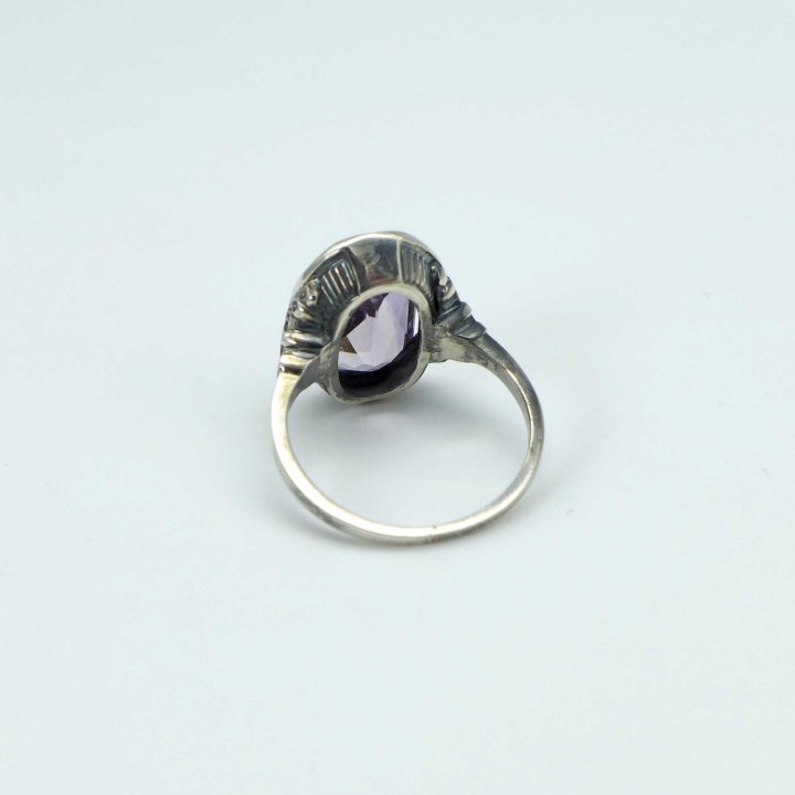 Eugen Dettinger - Art Deco ring with amethyst