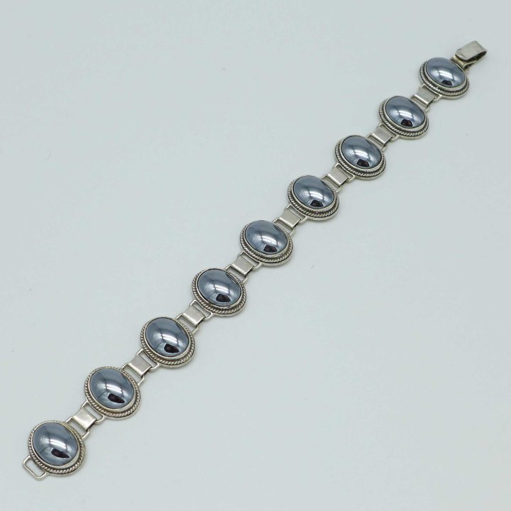 Hematite bracelet in silver
