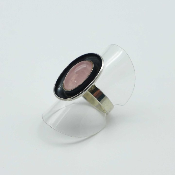 Silver ring with rose quartz from the 1960s