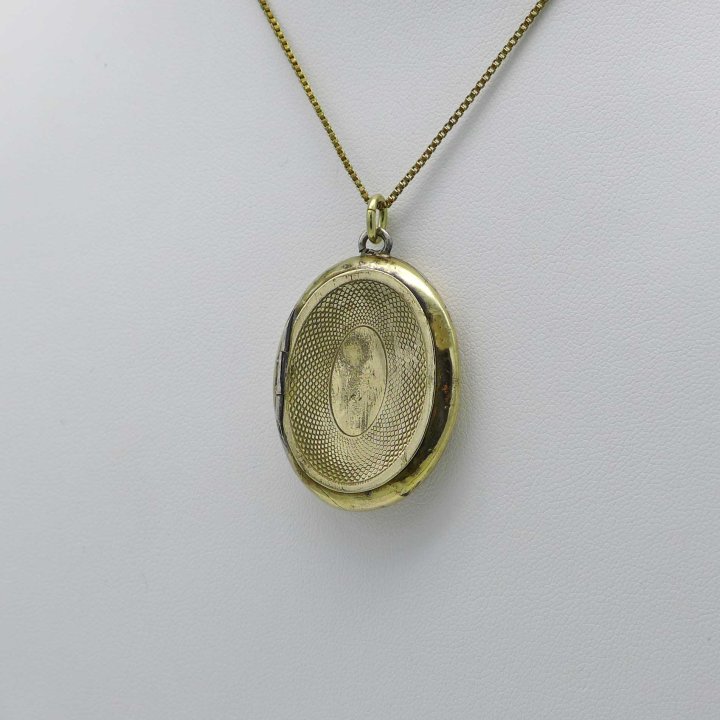 Medallion from the Biedermeier with enamel