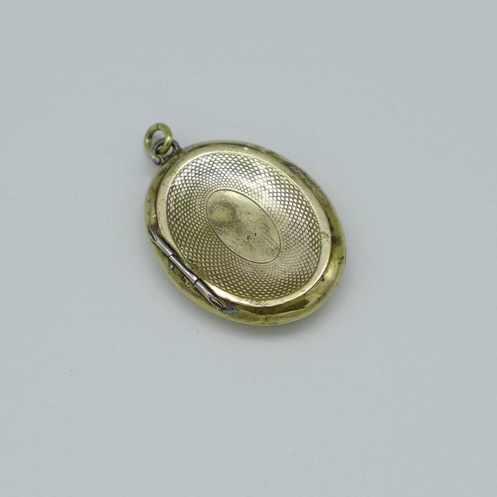 Medallion from the Biedermeier with enamel