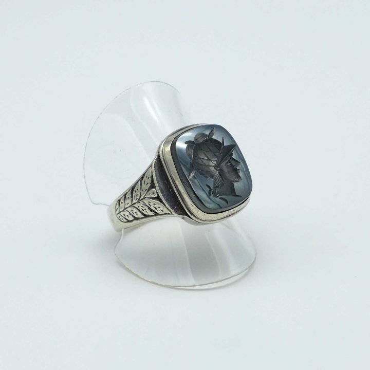 Signet ring into hematite with knight head