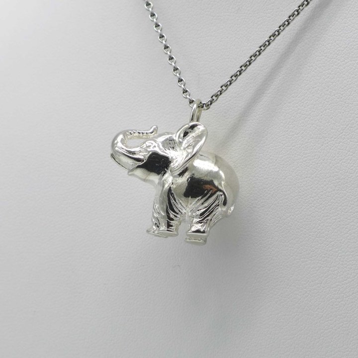 Trailer elephant in silver