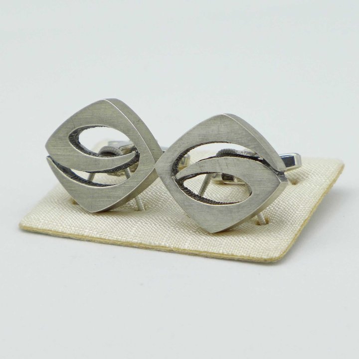 Cuff links in frosted silver from the 1970s