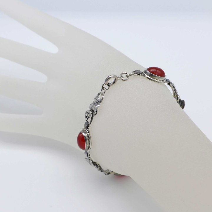 Silver bracelet with carnelians