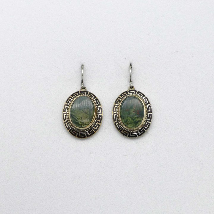 Earrings with moss agate from the 19th century
