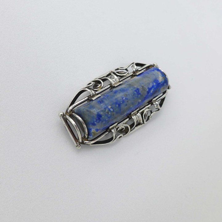 Silver brooch with lapis lazuli