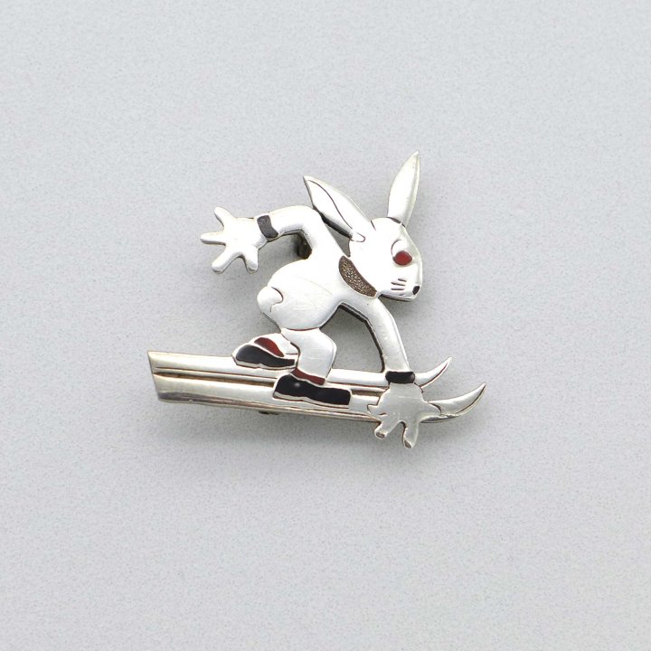 Ski bunny in silver