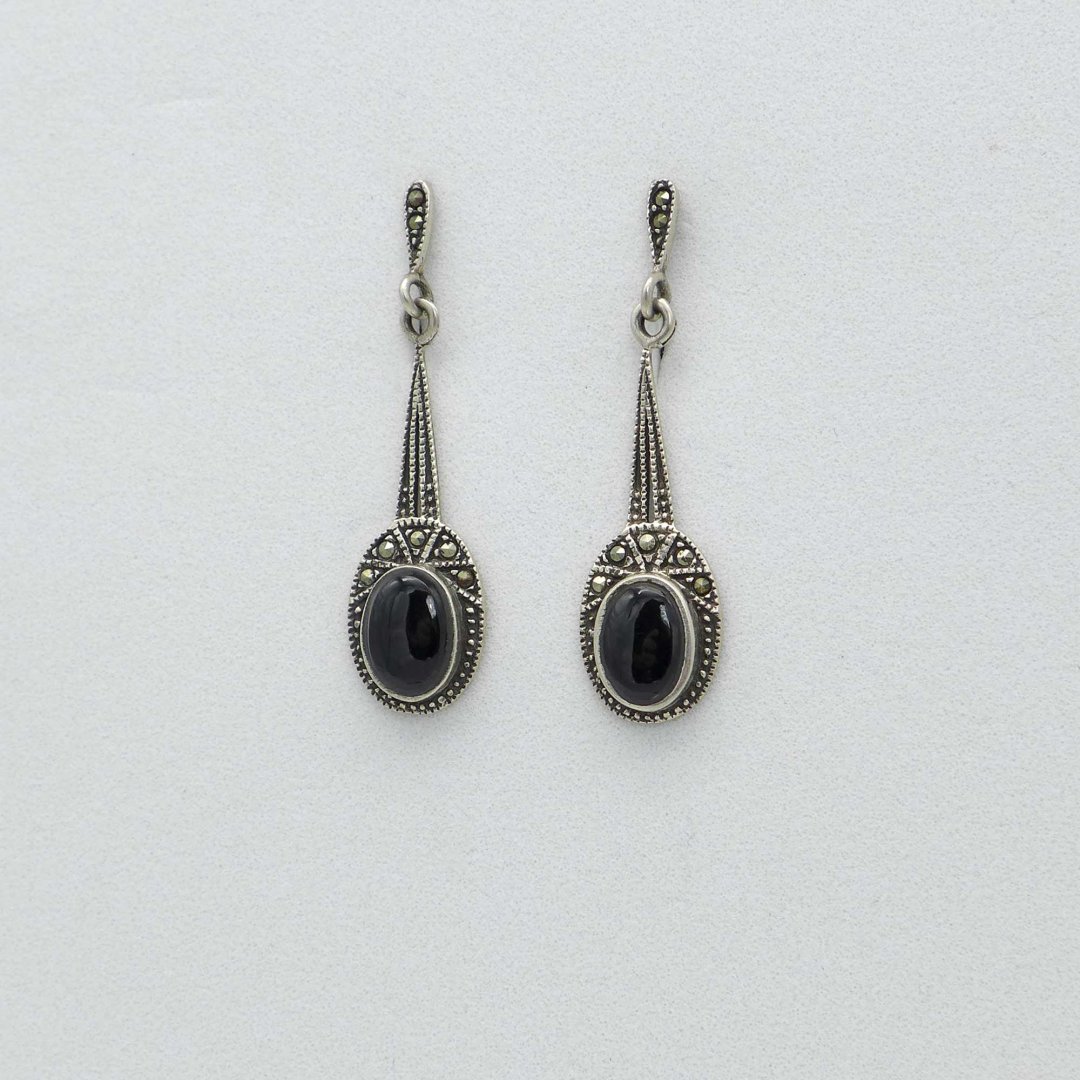 Stud earrings with oval onyx and marcasite