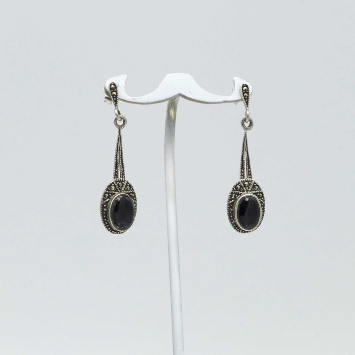 Stud earrings with oval onyx and marcasite