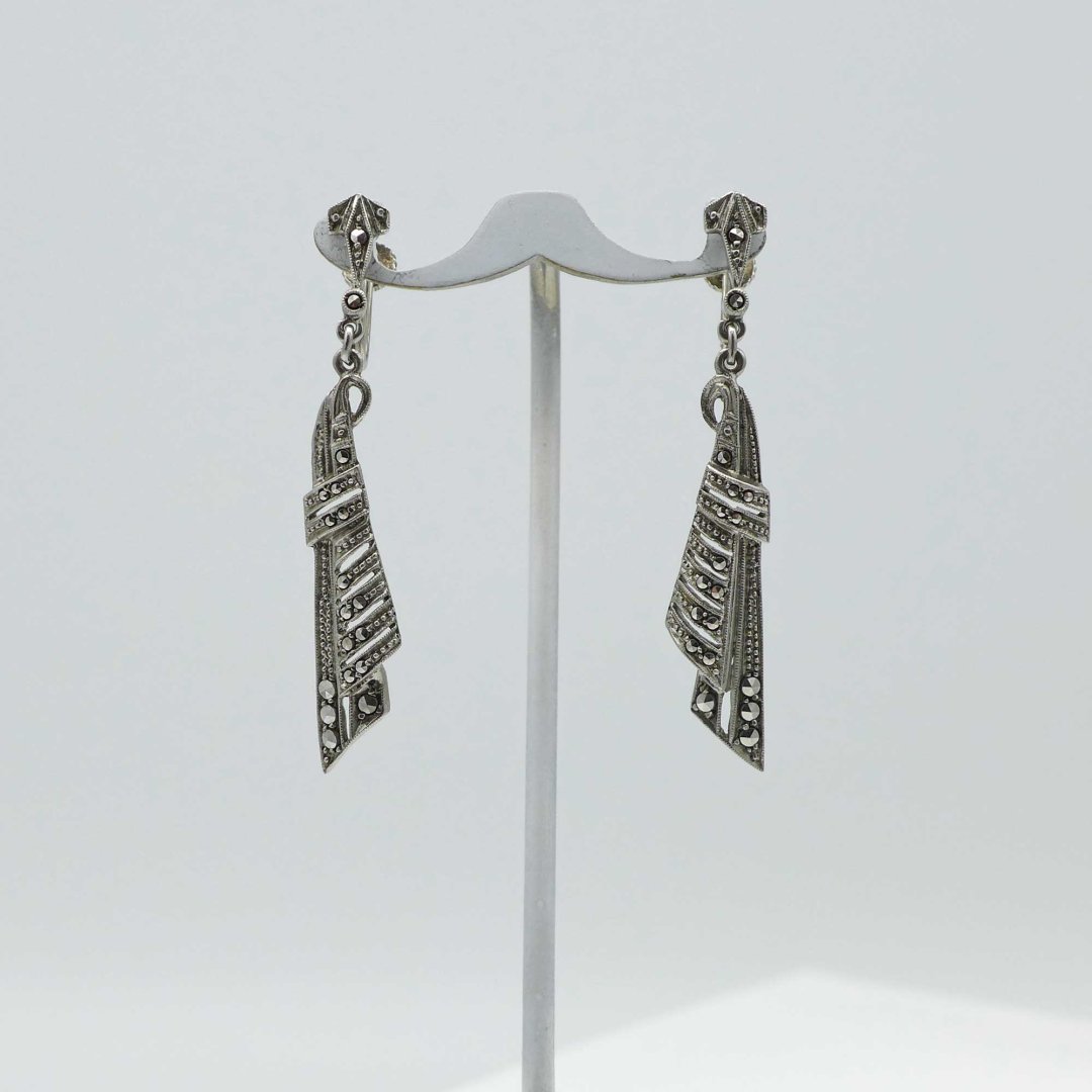 Fan-shaped Art Déco ear screws with marcasites