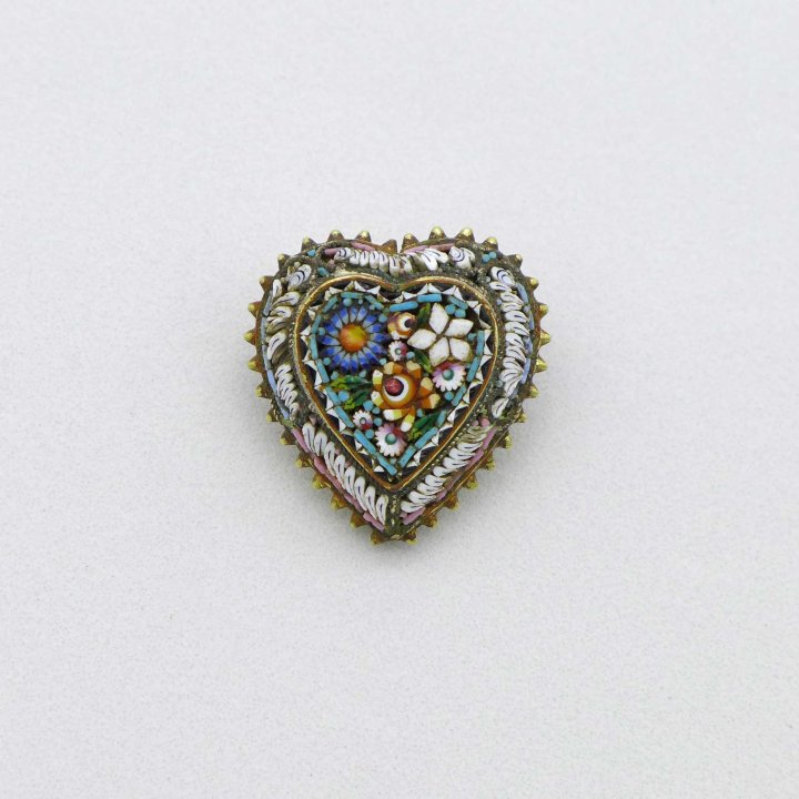 Glass mosaic heart from the 19th century