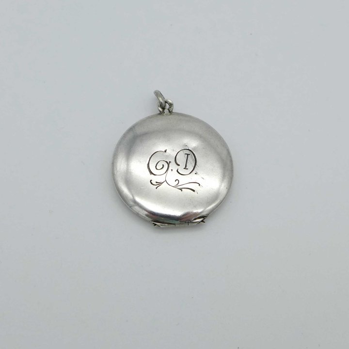 Jugendstil-Medaillon in Silber mit Granat