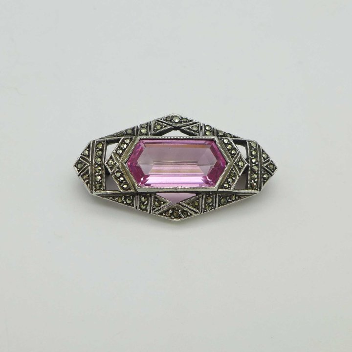Art Déco brooch with pink spinel and marcasites