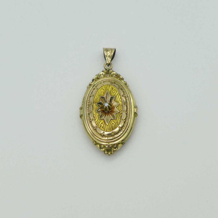 Medaillon in Golddoublé aus dem 19. Jahrhundert