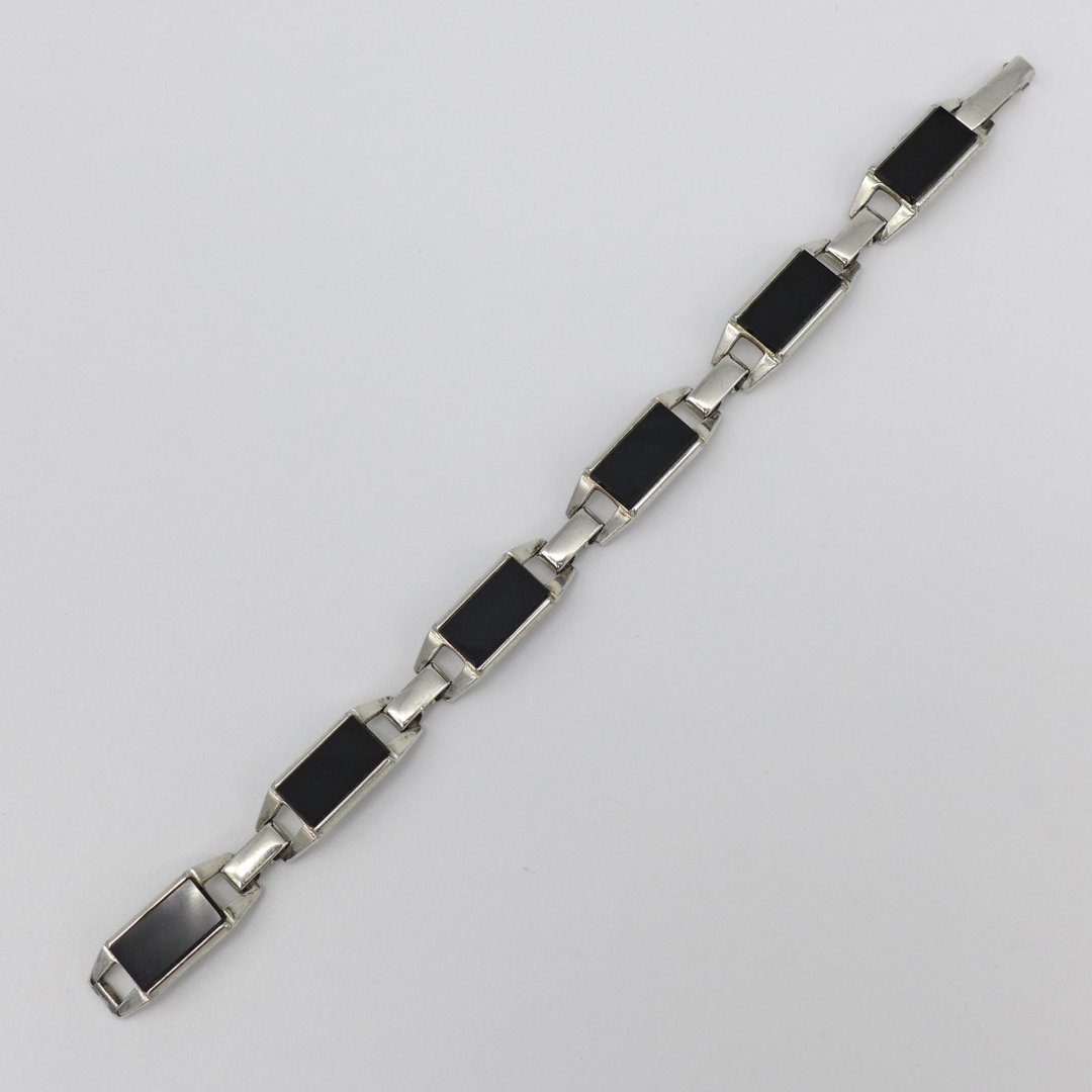 Solid silver bracelet with onyx