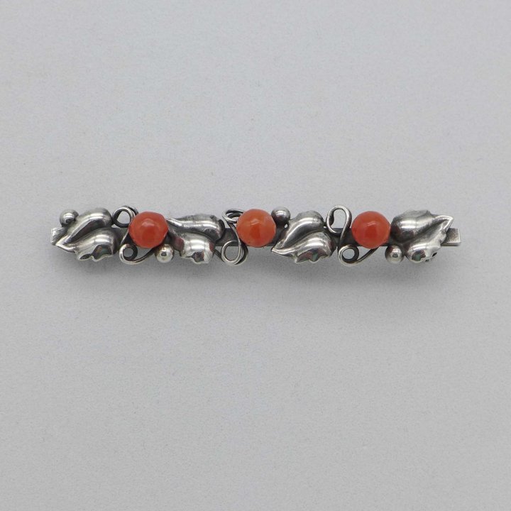 Art Nouveau Brooch with Coral Boutons