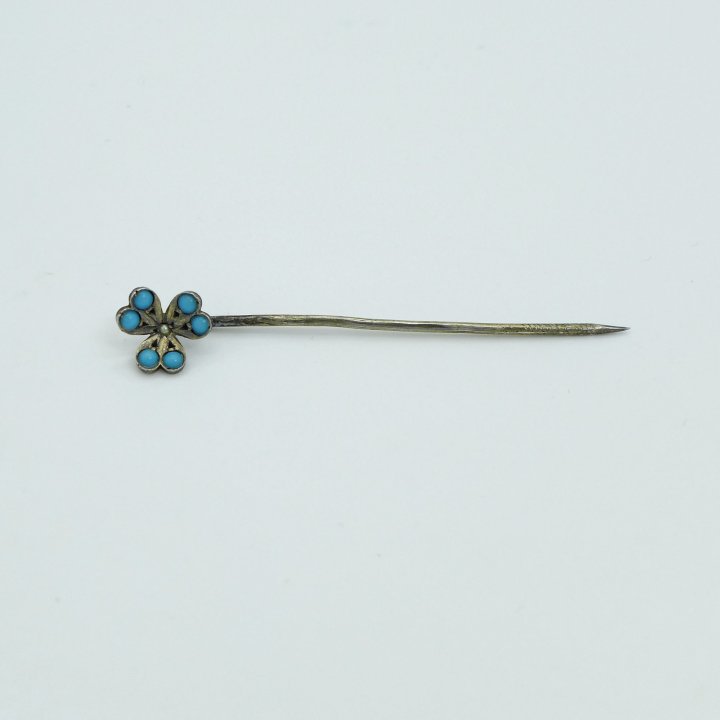 Lapel pin cloverleaf in turquoise
