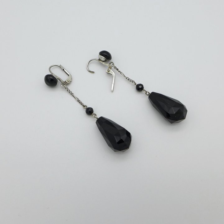 Long earrings with black onyx drops