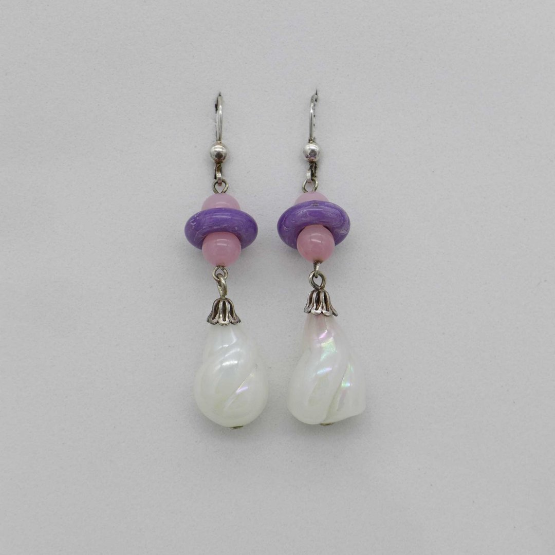 Earrings with pink luster glass
