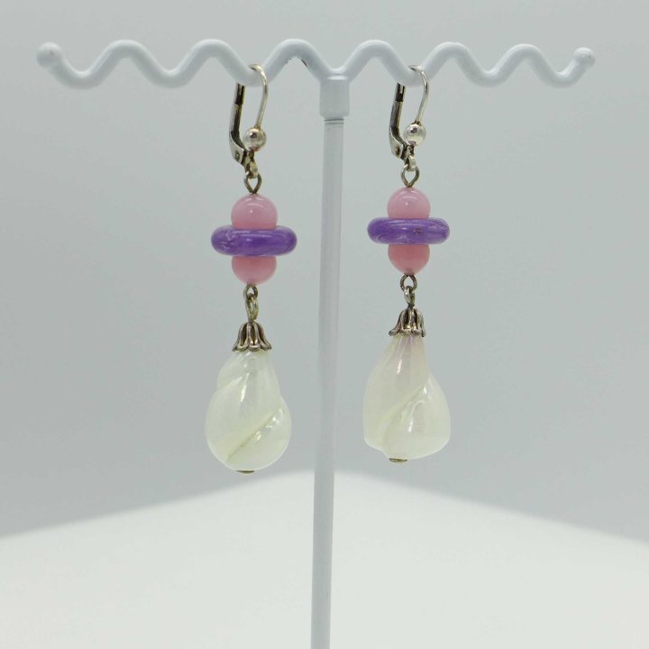 Earrings with pink luster glass