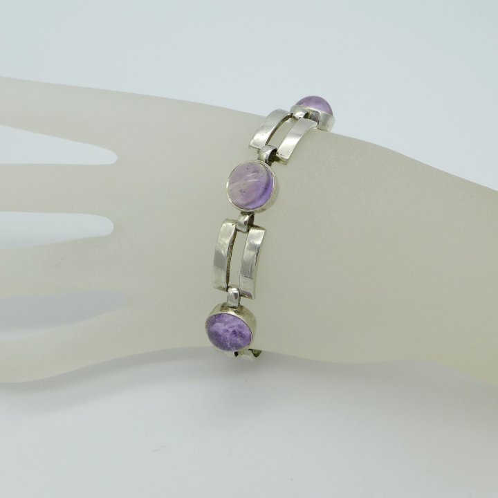 Bracelet with lavender amethyst from the 1960s