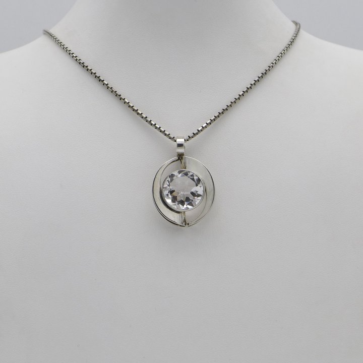 Kultaseppa Salovaara - Silver pendant with rock crystal