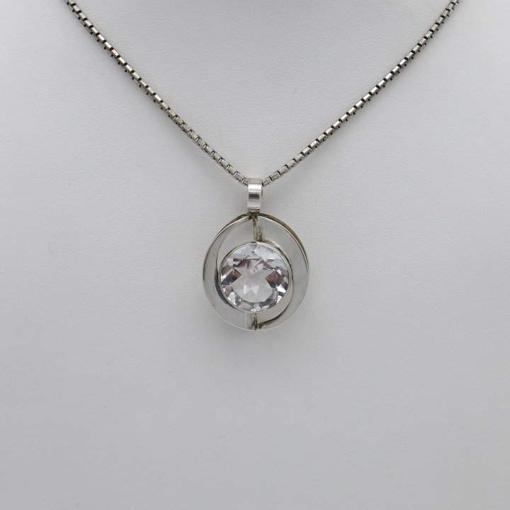 Kultaseppa Salovaara - Silver pendant with rock crystal